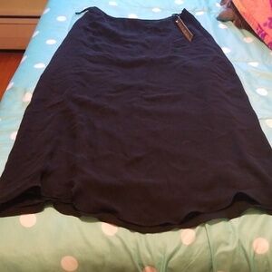 👩 long black skirt